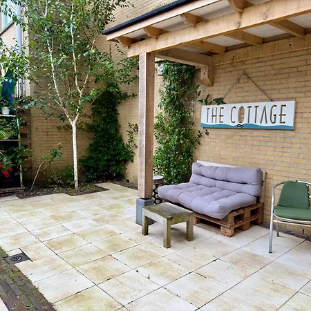 Zeegroen Apartment